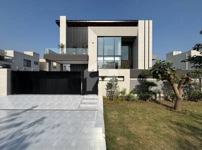 ڈی ایچ اے فیز 7 ڈیفنس (ڈی ایچ اے),لاہور میں 5 کمروں کا 1 کنال مکان 6.25 کروڑ میں برائے فروخت۔