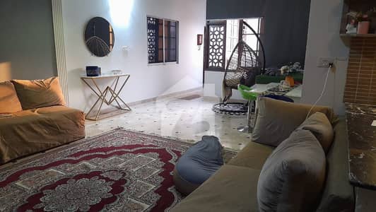 گلستانِِ جوہر ۔ بلاک 2 گلستانِ جوہر,کراچی میں 3 کمروں کا 10 مرلہ مکان 4.9 کروڑ میں برائے فروخت۔
