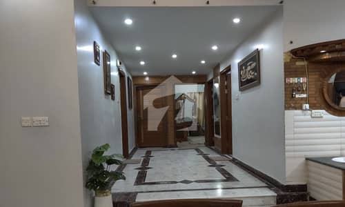 400 Square Yards House For Sale In Johar Block-2