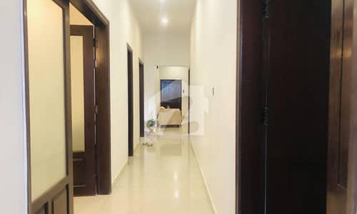400 Yards Bungalow For Sale In Latif Society