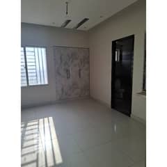 4 BED DD APARTMENT FOR SALE IN PRIME LOCATION OF SHAEDE MILAT ALREADY ON RENT 2LAC INVESTOR DEAL
