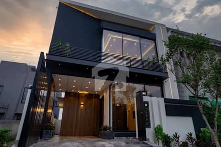 5 Marla Slightly Used Owner Build Solid Construction House For Sale in DHA Phase 5