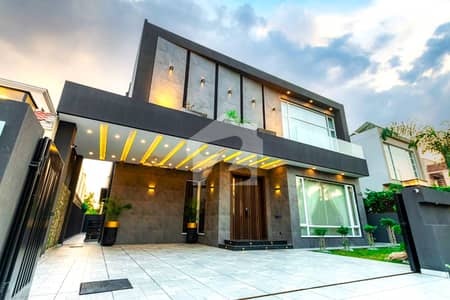 1 KANAL BRAND NEW HOUSE FOR SALE IN PHASE 7 NEAR PARK