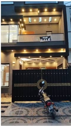 Brand New 5 Marla Modern House on 40 Ft Road for Sale in Executive Block, Park View City Lahore