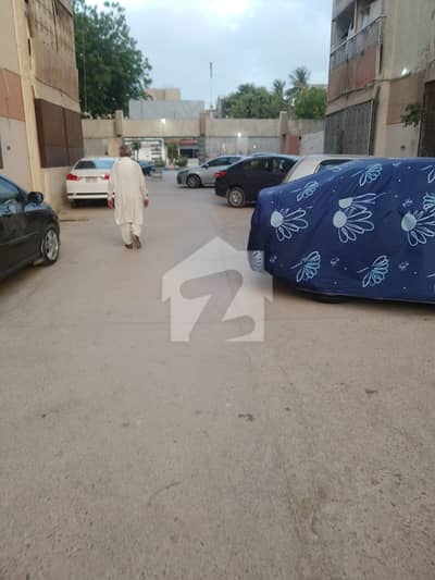 گلشنِ اقبال گلشنِ اقبال ٹاؤن,کراچی میں 3 کمروں کا 6 مرلہ فلیٹ 1.65 کروڑ میں برائے فروخت۔