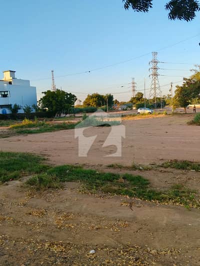 WEST OPEN PLOT AVAILABLE FOR SALE IN CANTT BAZAR