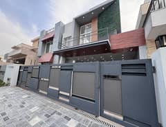 1 Kanal Brand New Double Unit House For Sale 1 Kanal Brand New Double Unit House For Sale