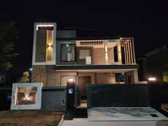**Prime 10 Marla House For Sale In Park View City, Lahore**