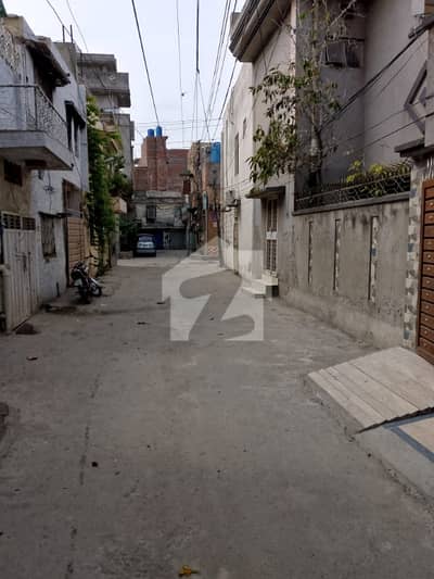 ملتان روڈ لاہور میں 5 کمروں کا 11 مرلہ مکان 3.85 کروڑ میں برائے فروخت۔