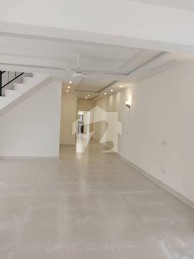12 Marla Slightly Used HOuse For Sale In Lake City Raieind Road Lahore