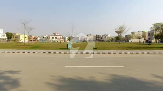 لیک سٹی۔ سیکٹر ایم 7 ۔ بلاک سی 1 لیک سٹی ۔ سیکٹرایم ۔ 7,لیک سٹی,رائیونڈ روڈ,لاہور میں 5 مرلہ رہائشی پلاٹ 1.25 کروڑ میں برائے فروخت۔