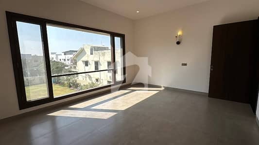 SPACIOUS 500 YARDS OUTSTANDING BUNGALOW FOR SALE IN PHASE 6 DHA KARACHI