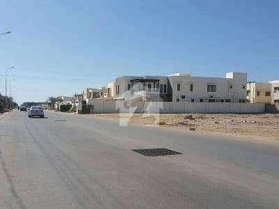 CHANCE DEAL 500 YARDS BEACH STREET D. ZONE IDEAL LOCATED CORNER AVILABAL FOR SALE REASONABAL PRICE 84000000/ DONT MISS THE CHANCE BEST FOR HOME MAKERS LUCRATIVE DEAL