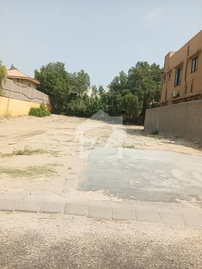 ڈی ایچ اے فیز 8 - زون بی ڈی ایچ اے فیز 8,ڈی ایچ اے ڈیفینس,کراچی میں 1 کنال رہائشی پلاٹ 12.0 کروڑ میں برائے فروخت۔