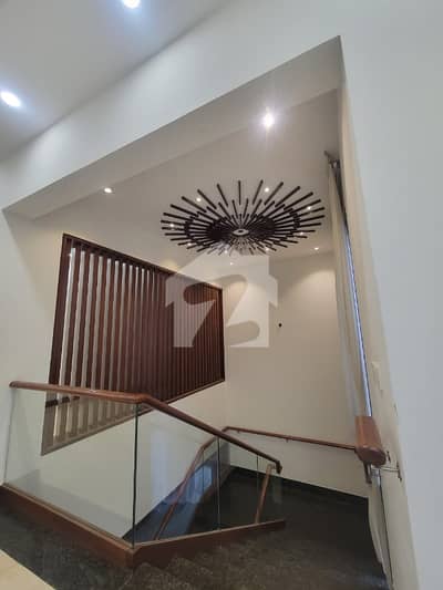 ARCHITECT-DESIGNED 6-BEDROOM EXECUTIVE BUNGALOW FOR RENT IN AN OUTCLASS LOCATION