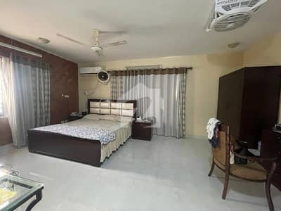 PREMIUM 300 SQ YD 4-BEDROOM BUNGALOW WITH BASEMENT FOR SALE IN DHA PHASE 4 PREMIUM 300 SQ YD 4-BEDROOM BUNGALOW WITH BASEMENT FOR SALE IN DHA PHASE 4