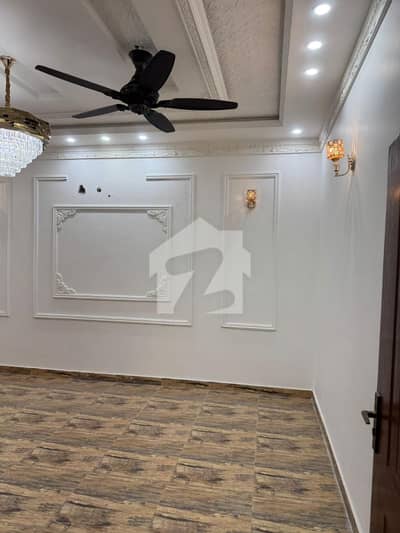 10 MARLA BEAUTIFUL HOUSE FOR RENT