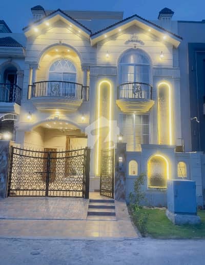 To sale You Can Find Spacious On Excellent Location House In Citi Housing Society