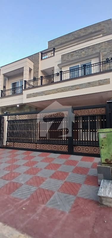 ڈی ۔ 12 اسلام آباد میں 6 کمروں کا 10 مرلہ مکان 11.5 کروڑ میں برائے فروخت۔ ڈی ۔ 12 اسلام آباد میں 6 کمروں کا 10 مرلہ مکان 11.5 کروڑ میں برائے فروخت۔