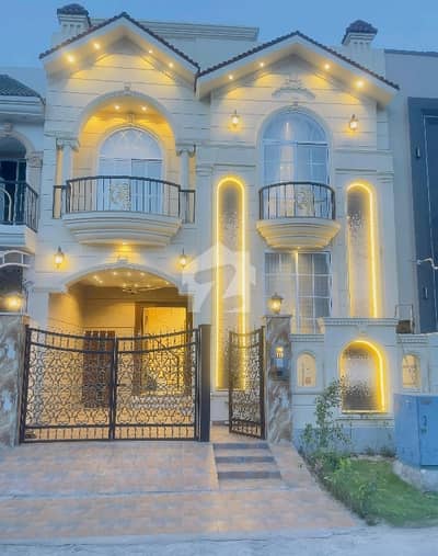 Prominently-Located Prime Location House Available In Citi Housing Society For sale Prominently-Located Prime Location House Available In Citi Housing Society For sale