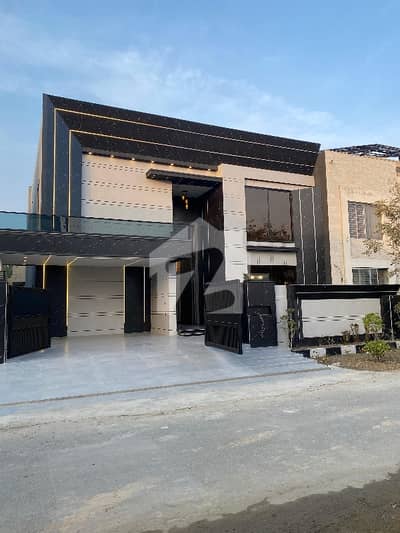 ویلینشیاء ہاؤسنگ سوسائٹی لاہور میں 6 کمروں کا 1 کنال مکان 6.5 کروڑ میں برائے فروخت۔