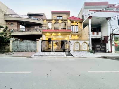 10 MARLA BRAND NEW HOUSE AVAILABLE FOR SALE