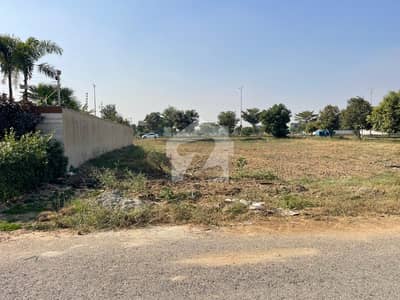ڈی ایچ اے فیز 7 - بلاک پی فیز 7,ڈیفنس (ڈی ایچ اے),لاہور میں 1 کنال رہائشی پلاٹ 3.1 کروڑ میں برائے فروخت۔ ڈی ایچ اے فیز 7 - بلاک پی فیز 7,ڈیفنس (ڈی ایچ اے),لاہور میں 1 کنال رہائشی پلاٹ 3.1 کروڑ میں برائے فروخت۔