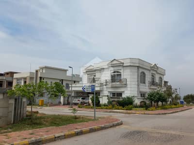 IDEAL LOCATION 10 MARLA PLOT NEAR MAIN ROAD IDEAL LOCATION 10 MARLA PLOT NEAR MAIN ROAD