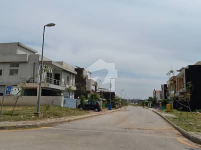 10 MARLA IDEAL LOCATION PLOT FOR SALE