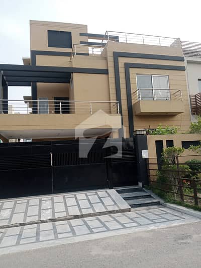 10 Marla House For Sale In Paragon City Lahore