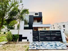 10 Marla House Available For Sale In Lake City