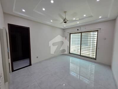 1 Kanal Upper Portion Avaliable For Rent In Lake City 1 Kanal Upper Portion Avaliable For Rent In Lake City