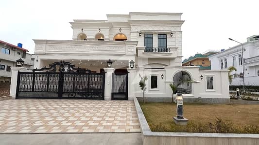 Highly-Desirable Corner 1 Kanal House Available In G-13/2 Highly-Desirable Corner 1 Kanal House Available In G-13/2