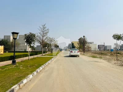 7 Marla Residential Plot Available For Sale In Lake City