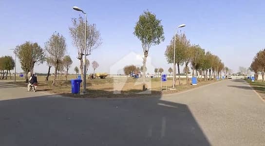 بحریہ ایجوکیشن اینڈ میڈیکل سٹی بلاک سی بحریہ ایجوکیشن اینڈ میڈیکل سٹی,لاہور میں 10 مرلہ رہائشی پلاٹ 45.0 لاکھ میں برائے فروخت۔