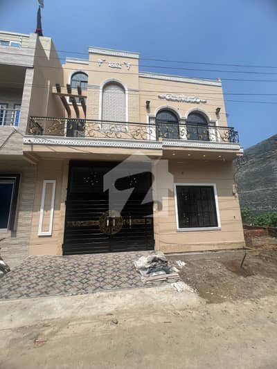 کینال فورٹ II - بلاک اے کینال فورٹٰ2,لاہور میں 5 کمروں کا 5 مرلہ مکان 1.75 کروڑ میں برائے فروخت۔