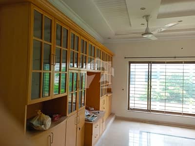 kanal upper portion available for rent