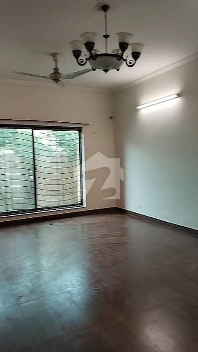10 Marla 3 Bed Room House Available For Sale In Askari 11