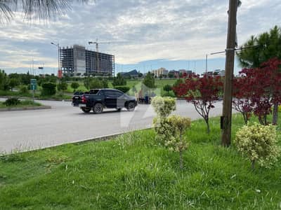 ٹاپ سٹی 1 اسلام آباد میں 10 مرلہ رہائشی پلاٹ 1.05 کروڑ میں برائے فروخت۔