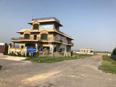 10 Marla Plot Available For Sale In Prime Location