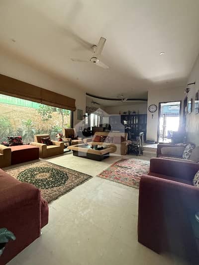 BUNGALOW IN PRIME LOCATION NEAR SHAHEEM MASJID | CBC AREA