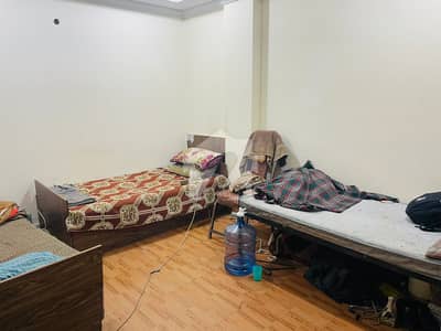 Room Space In Makkah Girls & Boys Hostel Available For Rent