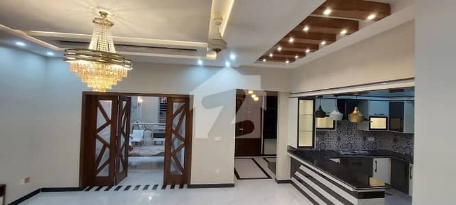 Brand New Luxury Villa