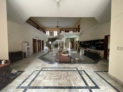4 Kanal 15 Marla Old House for Sale in Model Town J Block