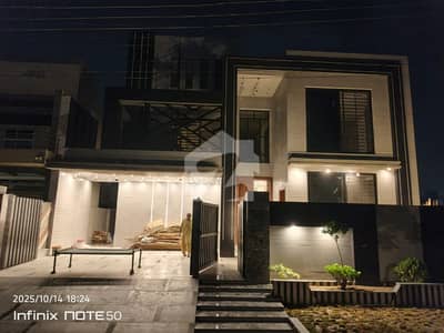 1 KANAL BRAND NEW DESIGNER HOUSE FOE SALE IN NESPAK