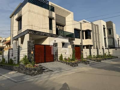 400 Sq Corner Bungalow For Sale Gulistan E Johar Block 16