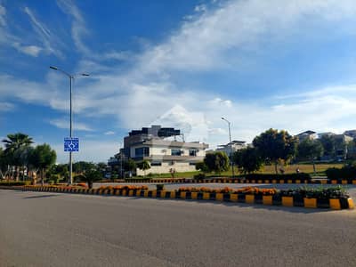 ٹاپ سٹی 1 - بلاک سی ٹاپ سٹی 1,اسلام آباد میں 1 کنال رہائشی پلاٹ 2.6 کروڑ میں برائے فروخت۔