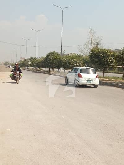 پارک انکلیو 3 پارک انکلیو,اسلام آباد میں 5 مرلہ رہائشی پلاٹ 1.4 کروڑ میں برائے فروخت۔