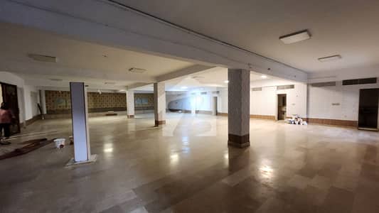 شاہراہِ فیصل کراچی میں 1 کنال Studio دفتر 10.0 لاکھ میں کرایہ پر دستیاب ہے۔