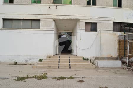 سوِل لائنز کراچی میں 1 کنال Studio دفتر 6.0 لاکھ میں کرایہ پر دستیاب ہے۔